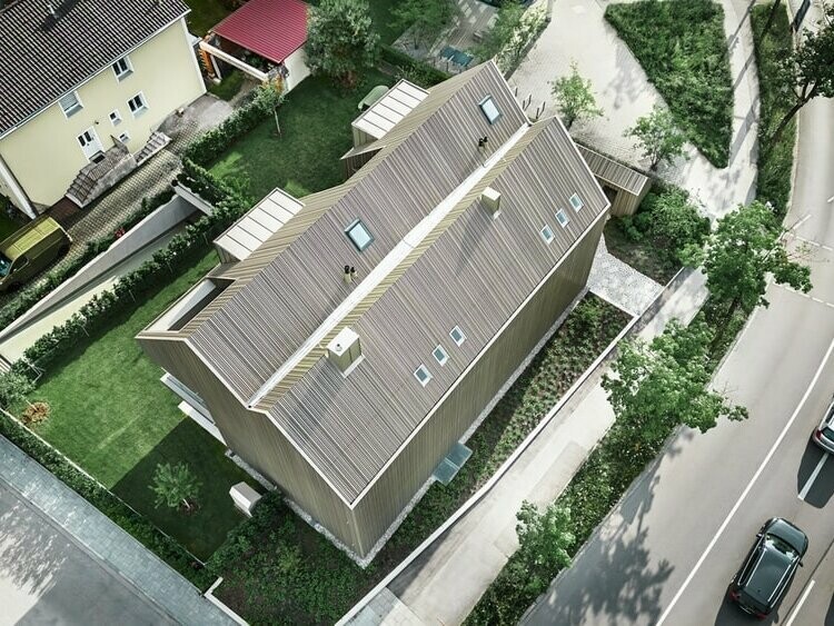 Prise de vue depuis le ciel de l'immeuble résidentiel de Dachau.