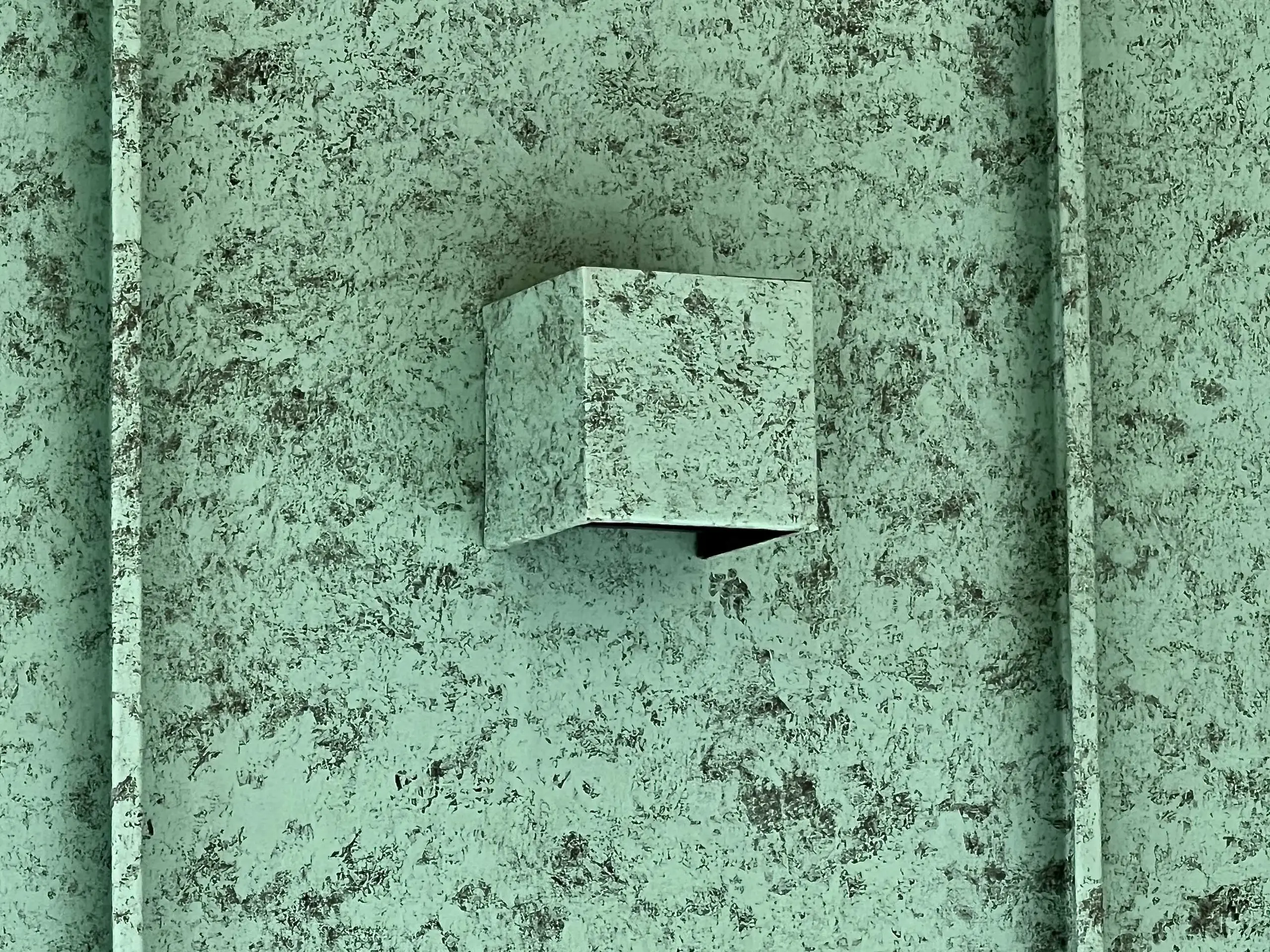 Zoom sur la proposition d'un système complet en joint debout PREFA : de la façade aux luminaires.