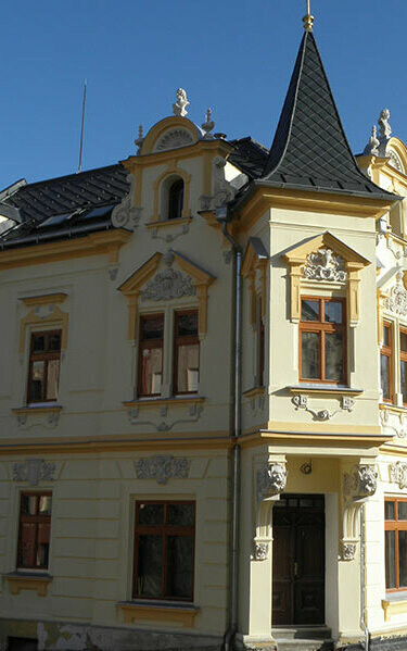 Rénovation d'une maison historique en République Tchèque rénovée avec les losanges de toiture PREFA