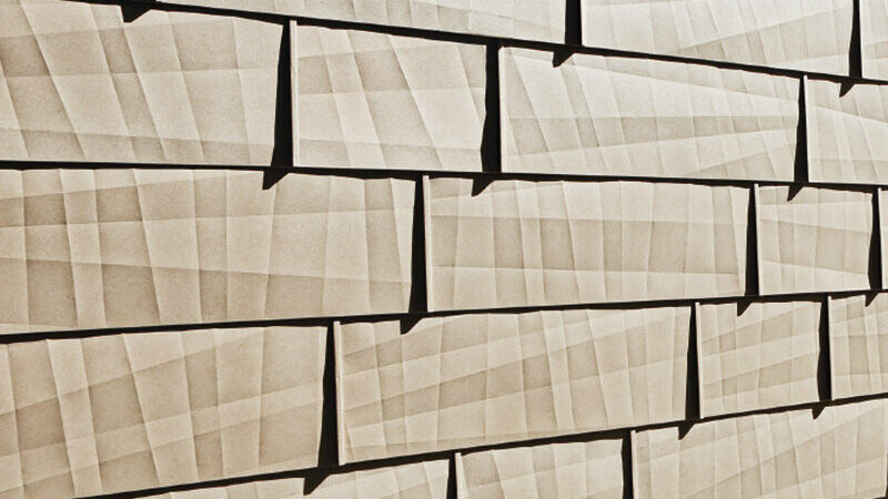 Panneau de façade FX.12 avec les pliures caractéristiques, P.10 brun sable
