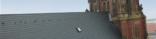 Les bardeaux PREFA dans la teinte anthracite ont été utilisés pour la rénovation de la toiture de l'église St Josef