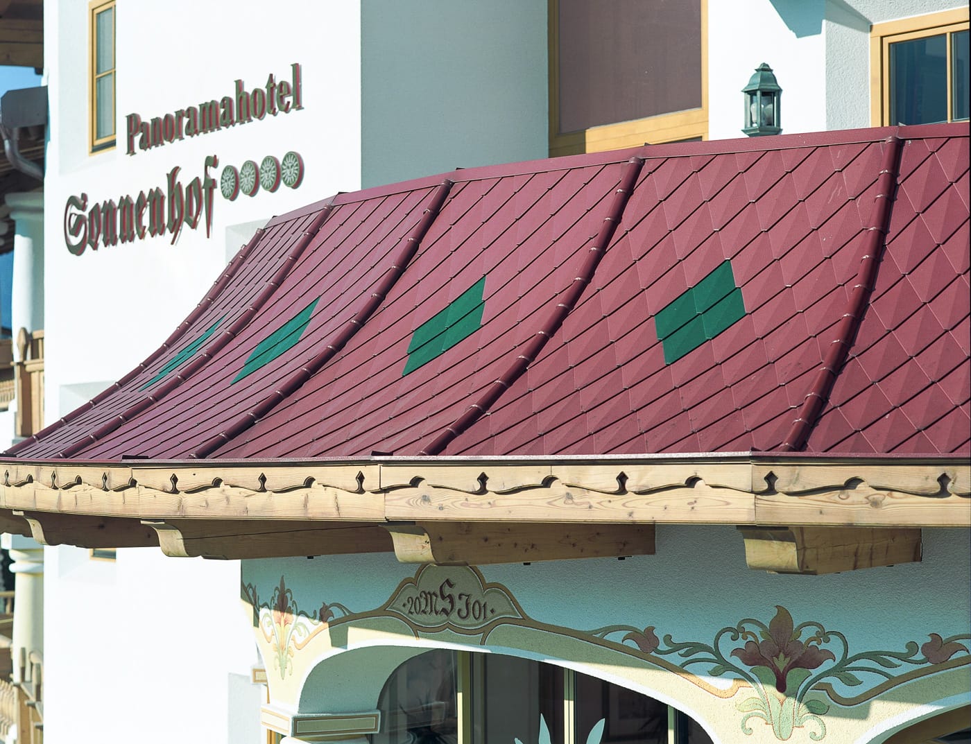 Bâtiments de référence PREFA Systèmes de toits Petit losange de toiture 05 P.10 rouge oxyde