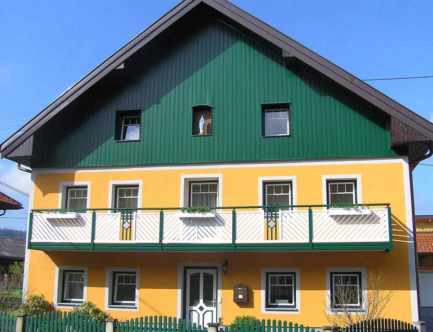 Bâtiments de référence PREFA Systèmes de façades Siding 06 P.10 vert mousse